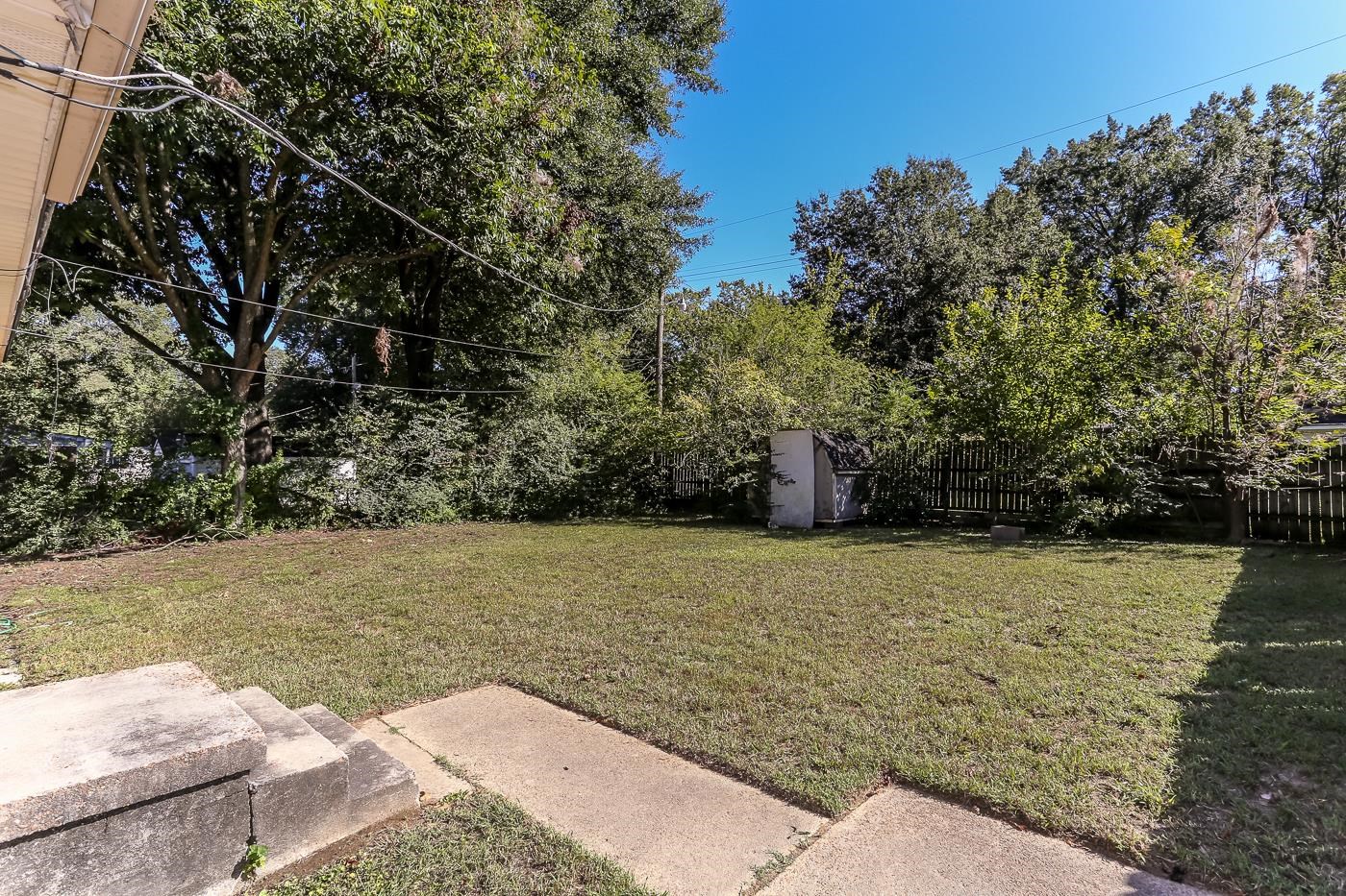 4705 Owen Road Memphis, TN 38122 - Photo 3 of 18 a view of a yard