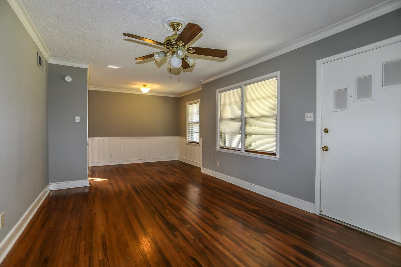 4705 Owen Road Memphis, TN 38122 - Photo 6 of 18 a view of an empty room and window