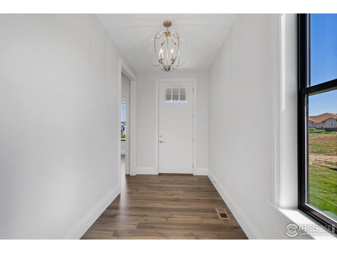 5700 2nd Road Greeley, CO 80634 - Photo 6 of 40 9' interior ceilings