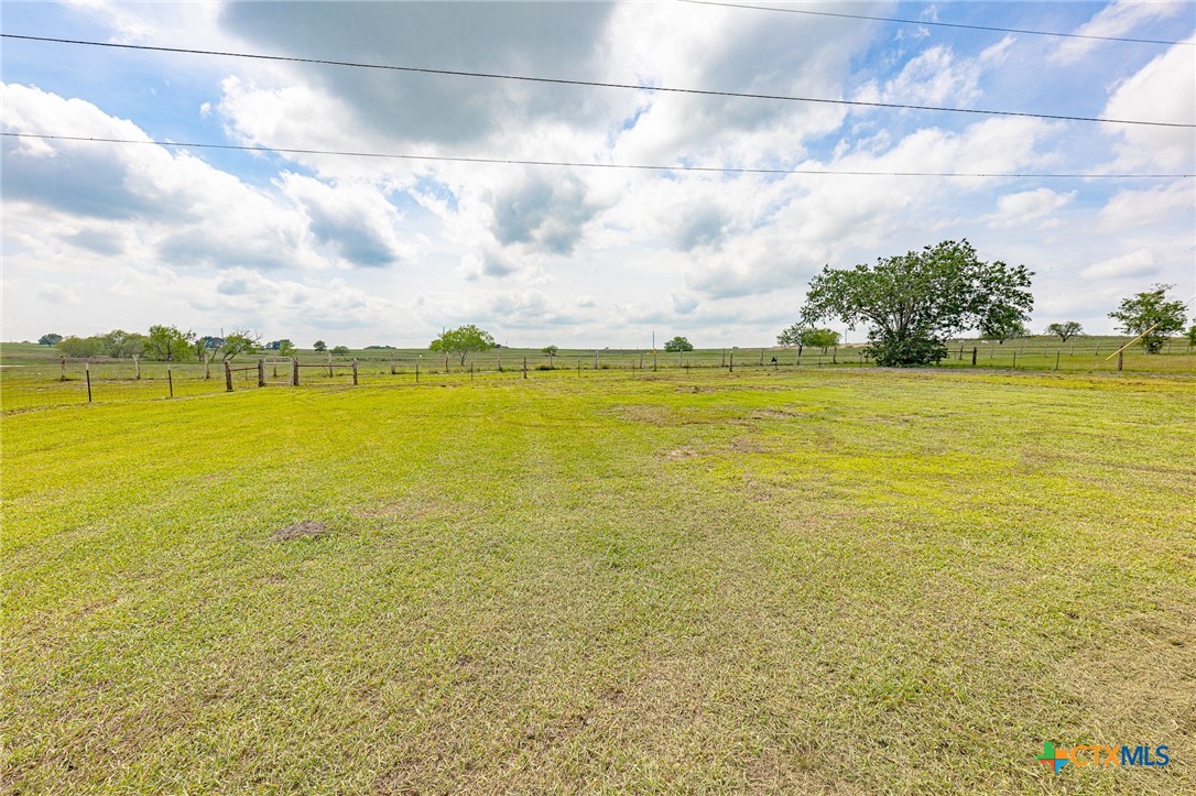 3300 State Highway 95 Shiner, TX 77984 - Photo 24 of 26 a view of an ocean