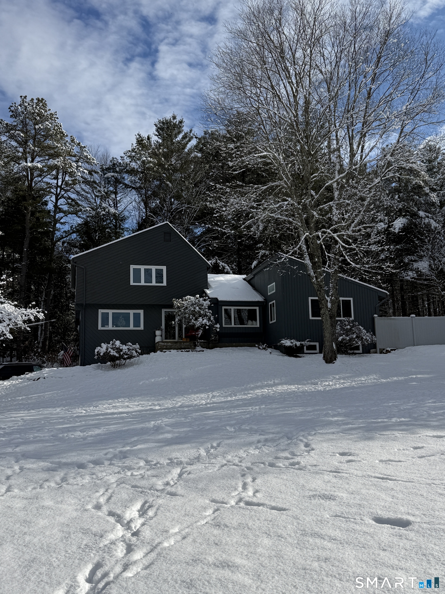 324 Old Farms Road Simsbury, CT 06070 - Photo 2 of 4