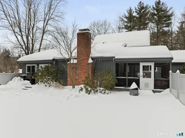 $800,000 | 324 Old Farms Road, Simsbury, CT 06070