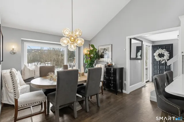 $800,000 | 324 Old Farms Road, Simsbury, CT 06070