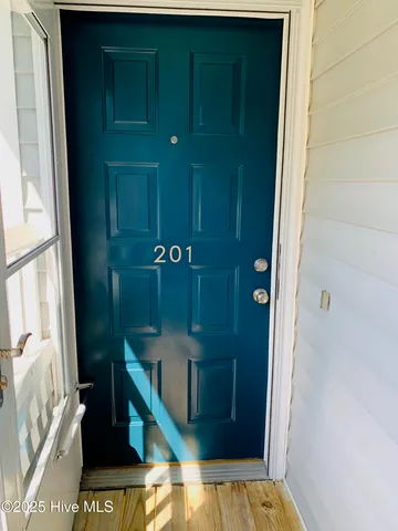 $1,675 | 4142 Breezewood Drive, Unit 201, Wilmington, NC 28412