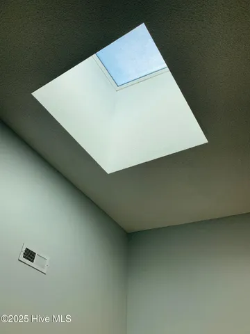 $1,675 | 4142 Breezewood Drive, Unit 201, Wilmington, NC 28412