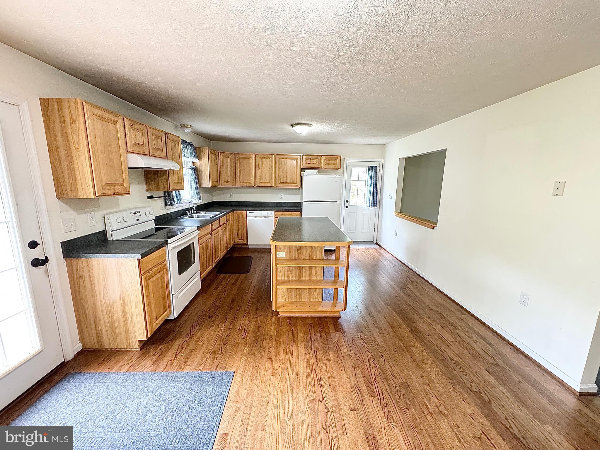 303 Valley View Road Delta, PA 17314 - Photo 8 of 36 Gallery Image 8