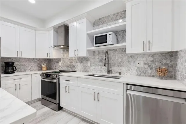 $880,000 | 4290 Canterbury Walk Drive, Duluth, GA 30097