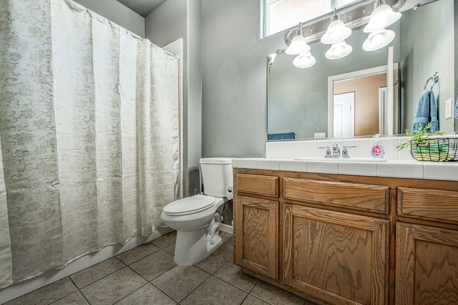 2184 East Duff Avenue Reedley, CA 93654 - Photo 20 of 52 Gallery Image 20