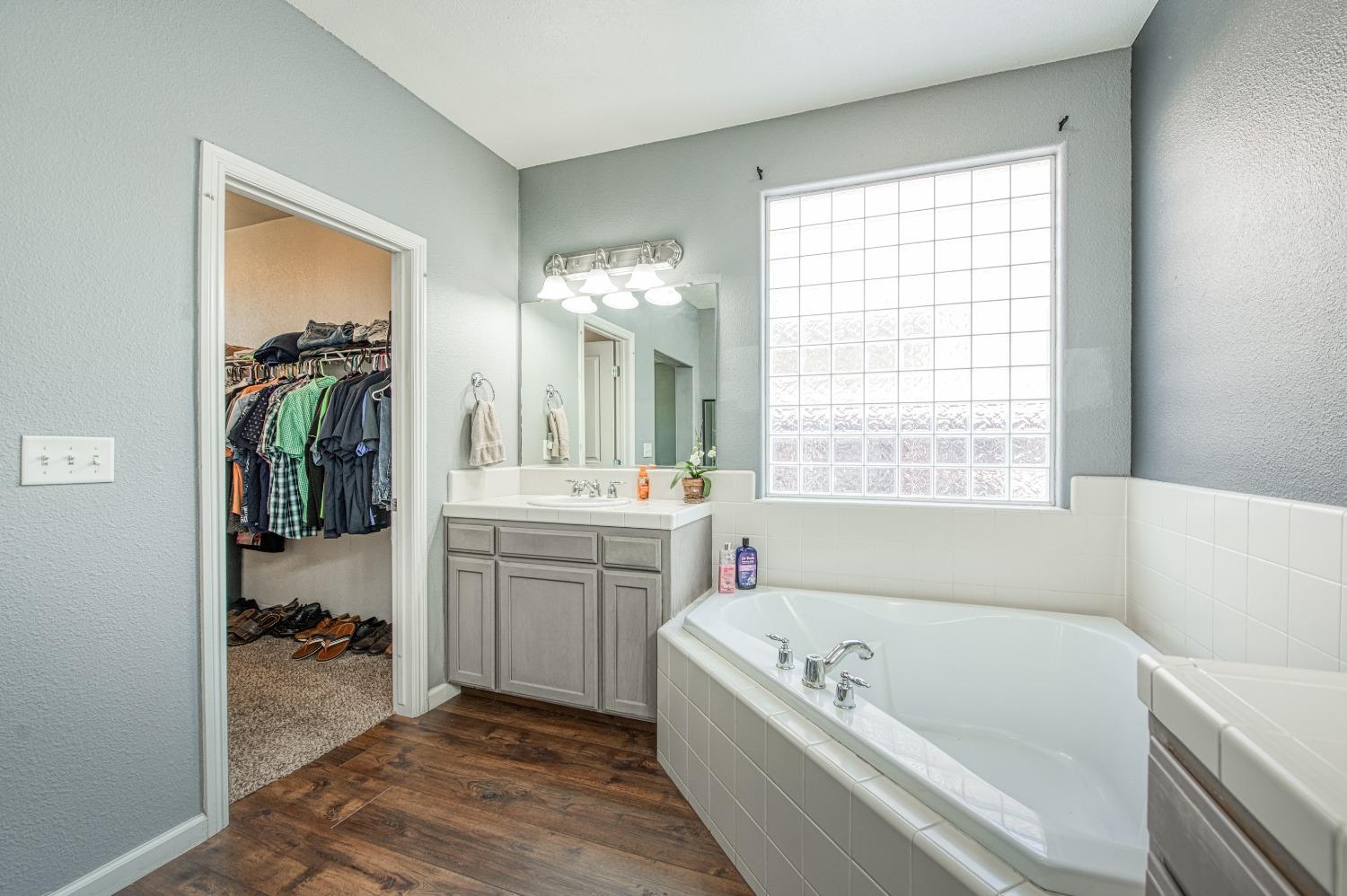 2184 East Duff Avenue Reedley, CA 93654 - Photo 27 of 52 Gallery Image 27