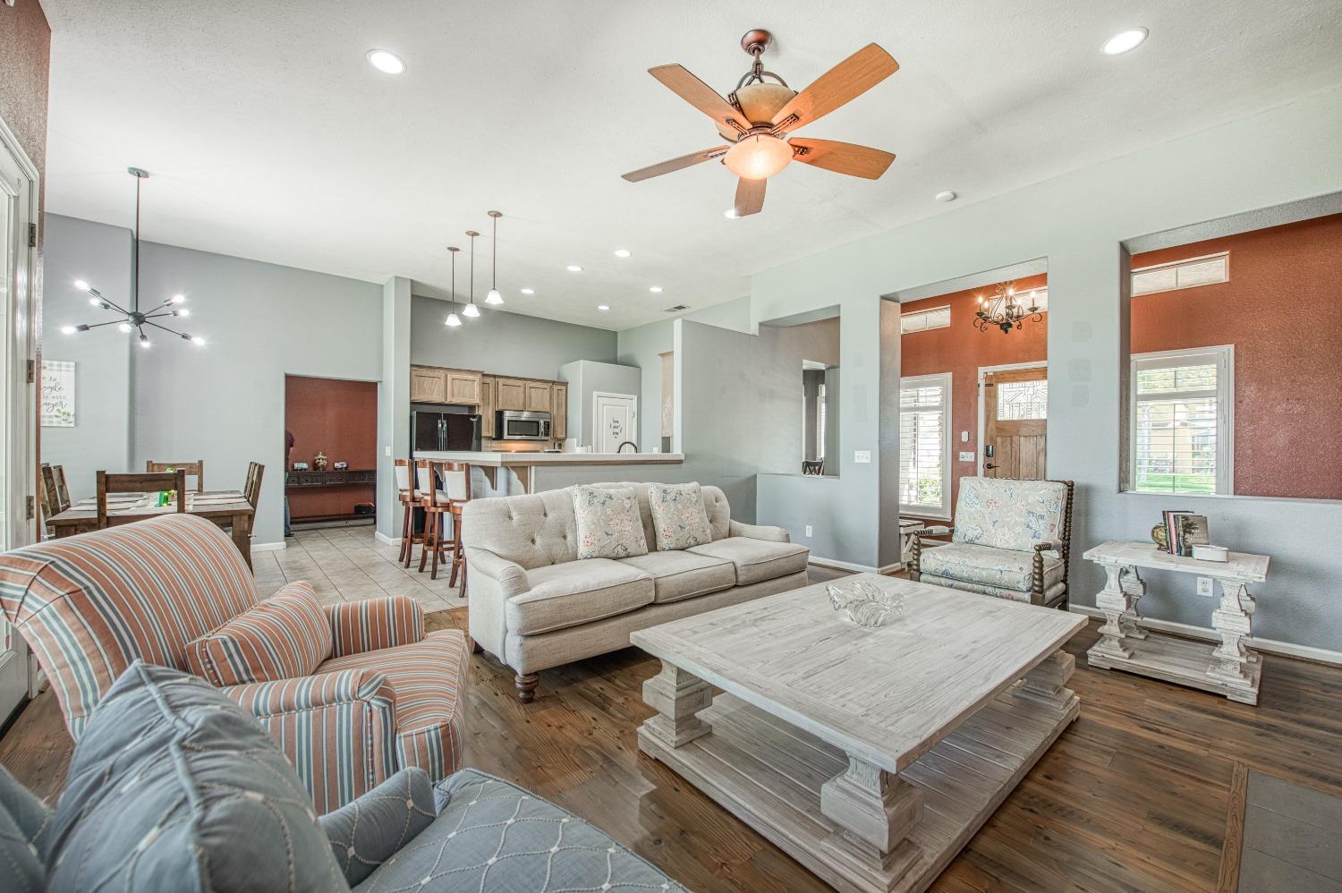 2184 East Duff Avenue Reedley, CA 93654 - Photo 8 of 52 Gallery Image 8