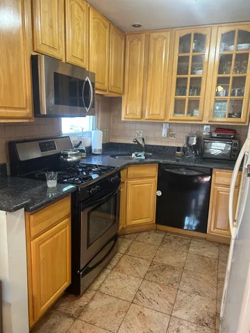 $799,000 | 87-47 256th Street | Floral Park