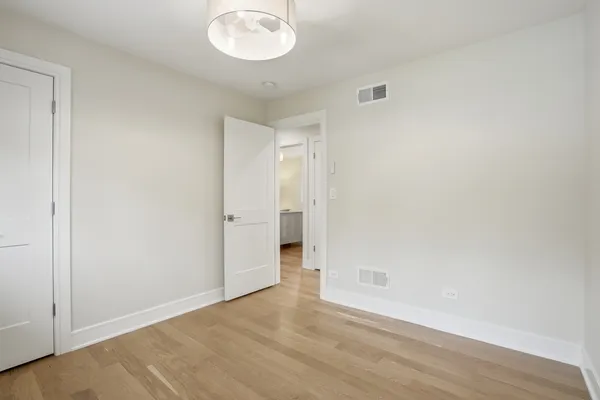 $625,000 | 212 East Monterey Avenue, Schaumburg, IL 60193