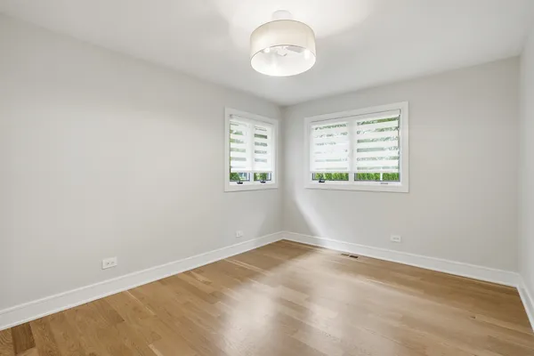 $625,000 | 212 East Monterey Avenue, Schaumburg, IL 60193