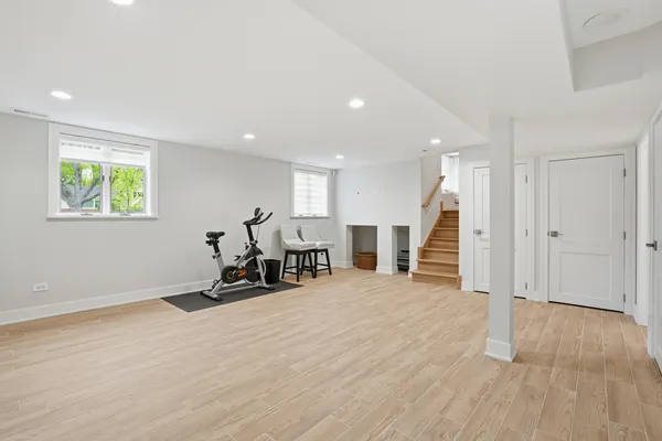 $625,000 | 212 East Monterey Avenue, Schaumburg, IL 60193