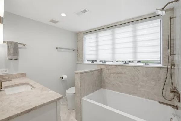 $625,000 | 212 East Monterey Avenue, Schaumburg, IL 60193