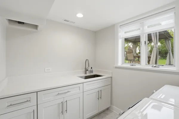 $625,000 | 212 East Monterey Avenue, Schaumburg, IL 60193