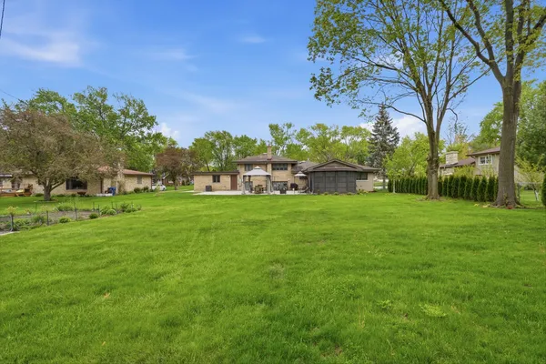 $625,000 | 212 East Monterey Avenue, Schaumburg, IL 60193