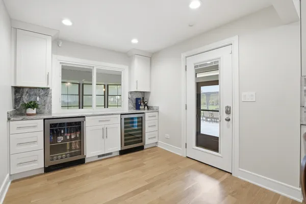 $625,000 | 212 East Monterey Avenue, Schaumburg, IL 60193