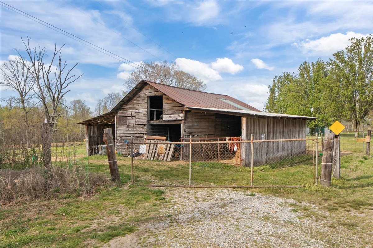 2038 Jack Saunders Road Waverly, TN 37185 - Photo 24 of 63