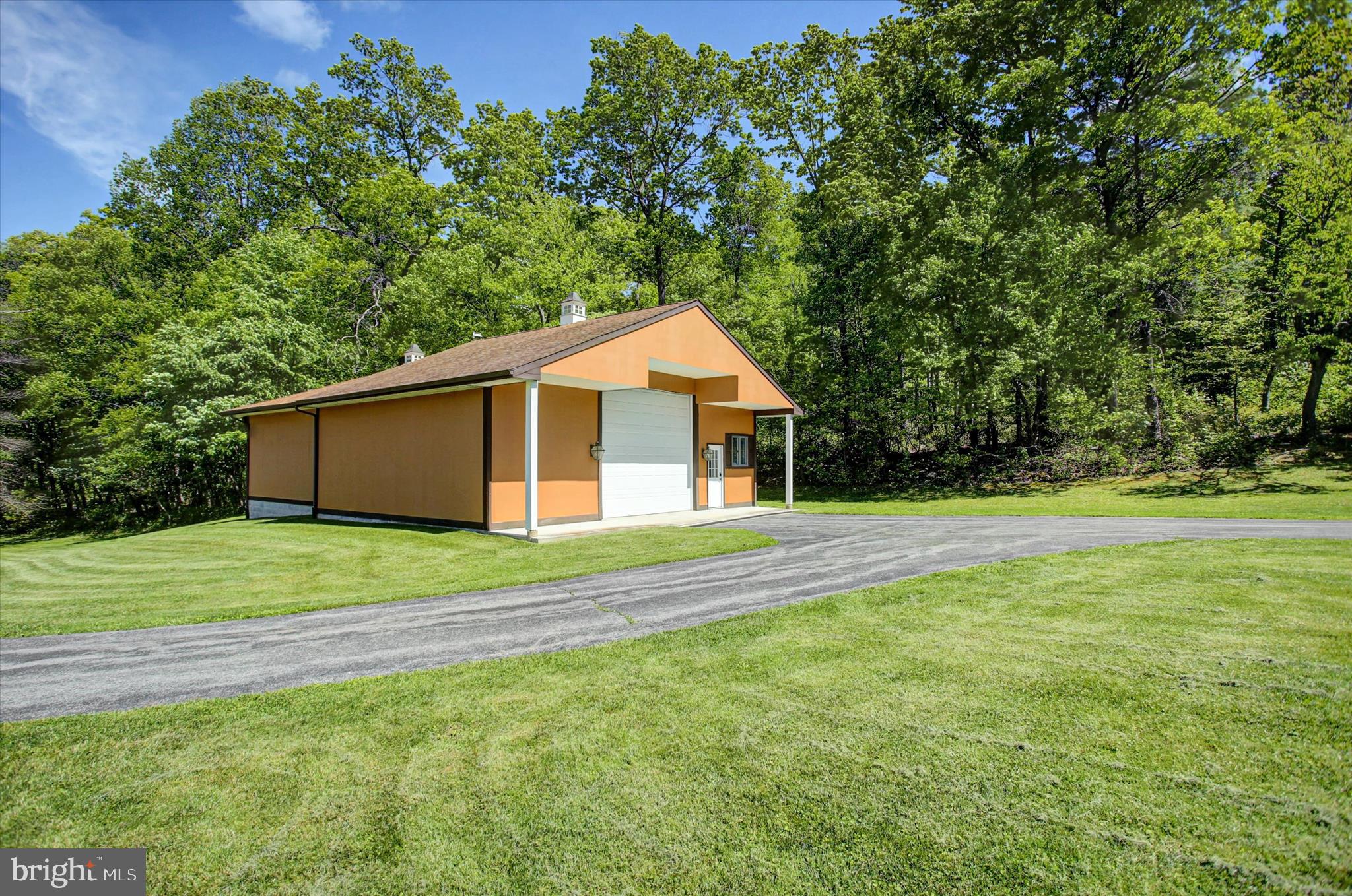 98 Peach Glen Road Gardners, PA 17324 - Photo 54 of 85 a front view of house with yard and green space