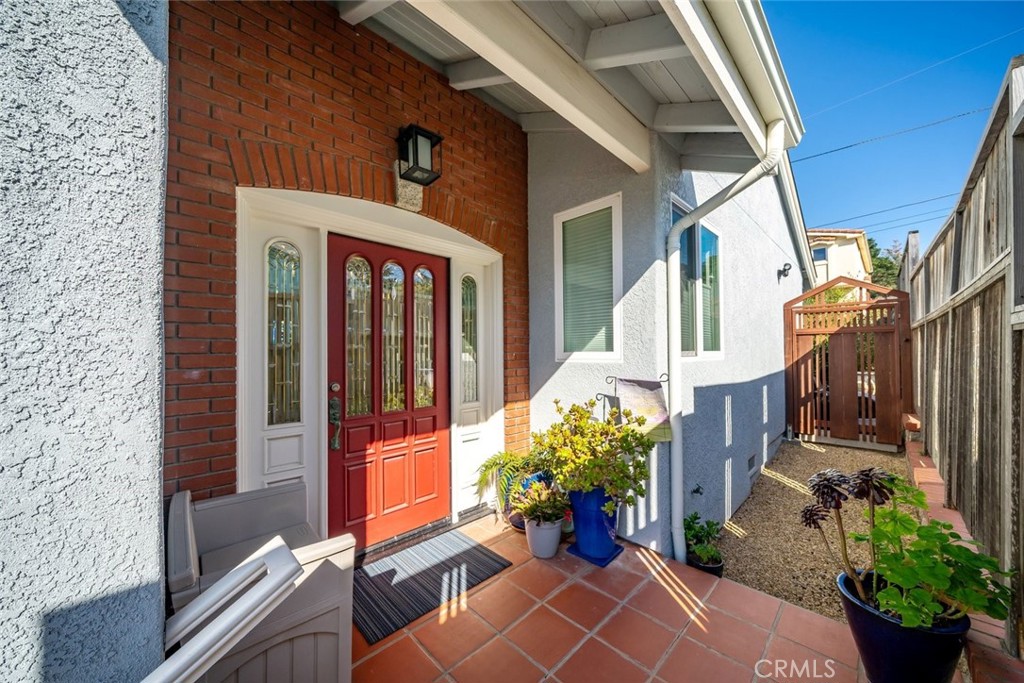 444 Kings Avenue Morro Bay, CA 93442 - Photo 4 of 74