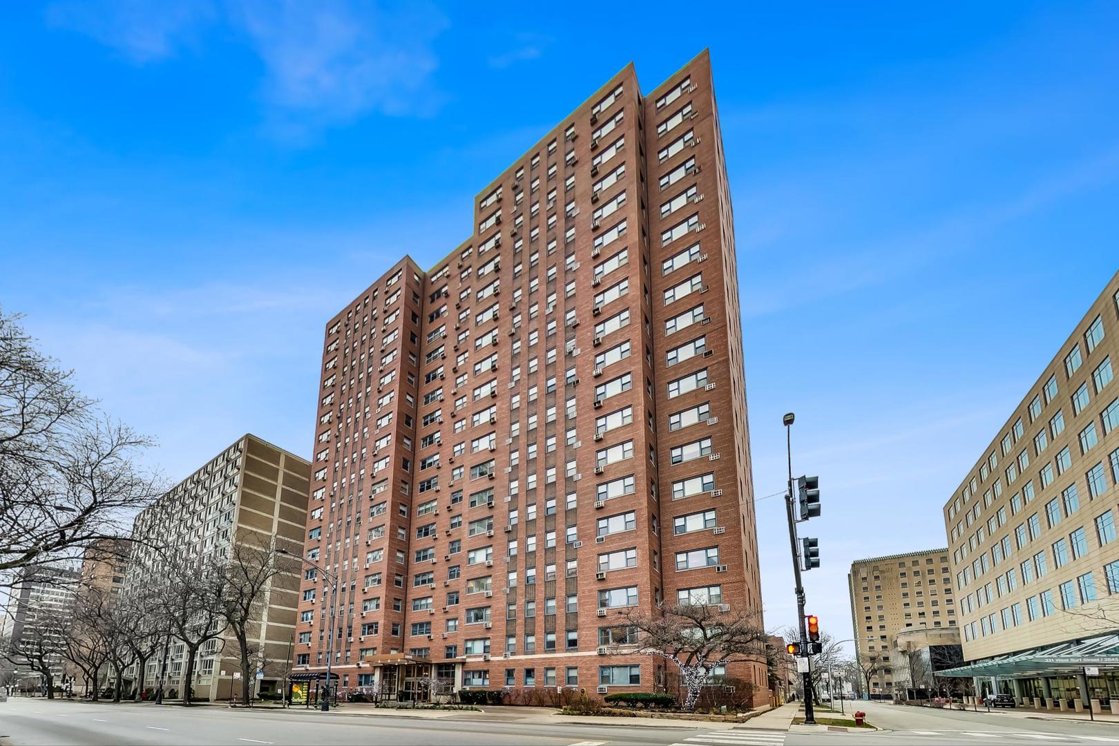 2909 North Sheridan Road, Unit 411 Chicago, IL 60657 - Photo 1 of 15 a view of a large building