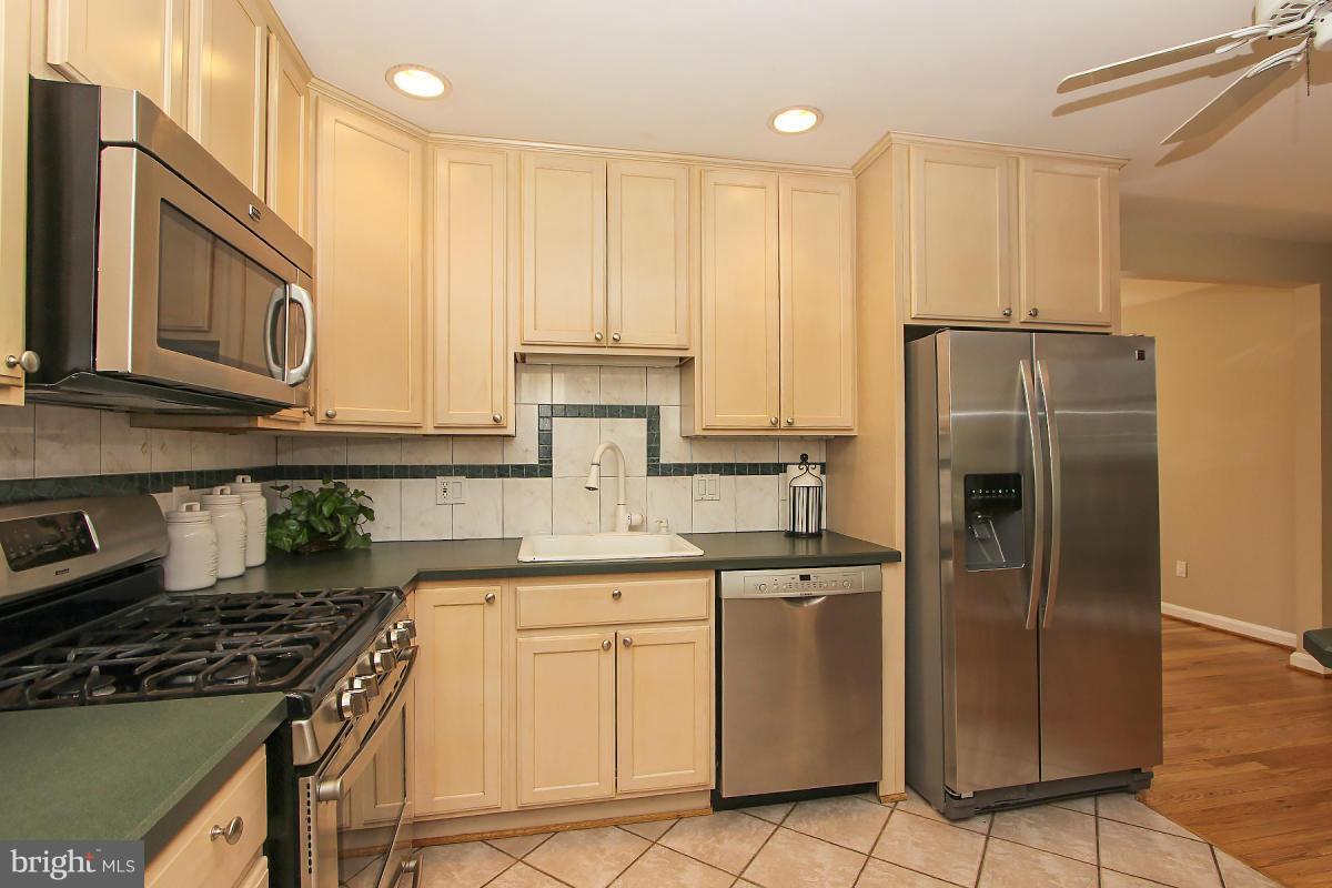 4713 Oxbow Road Rockville, MD 20852 - Photo 14 of 30 Kitchen