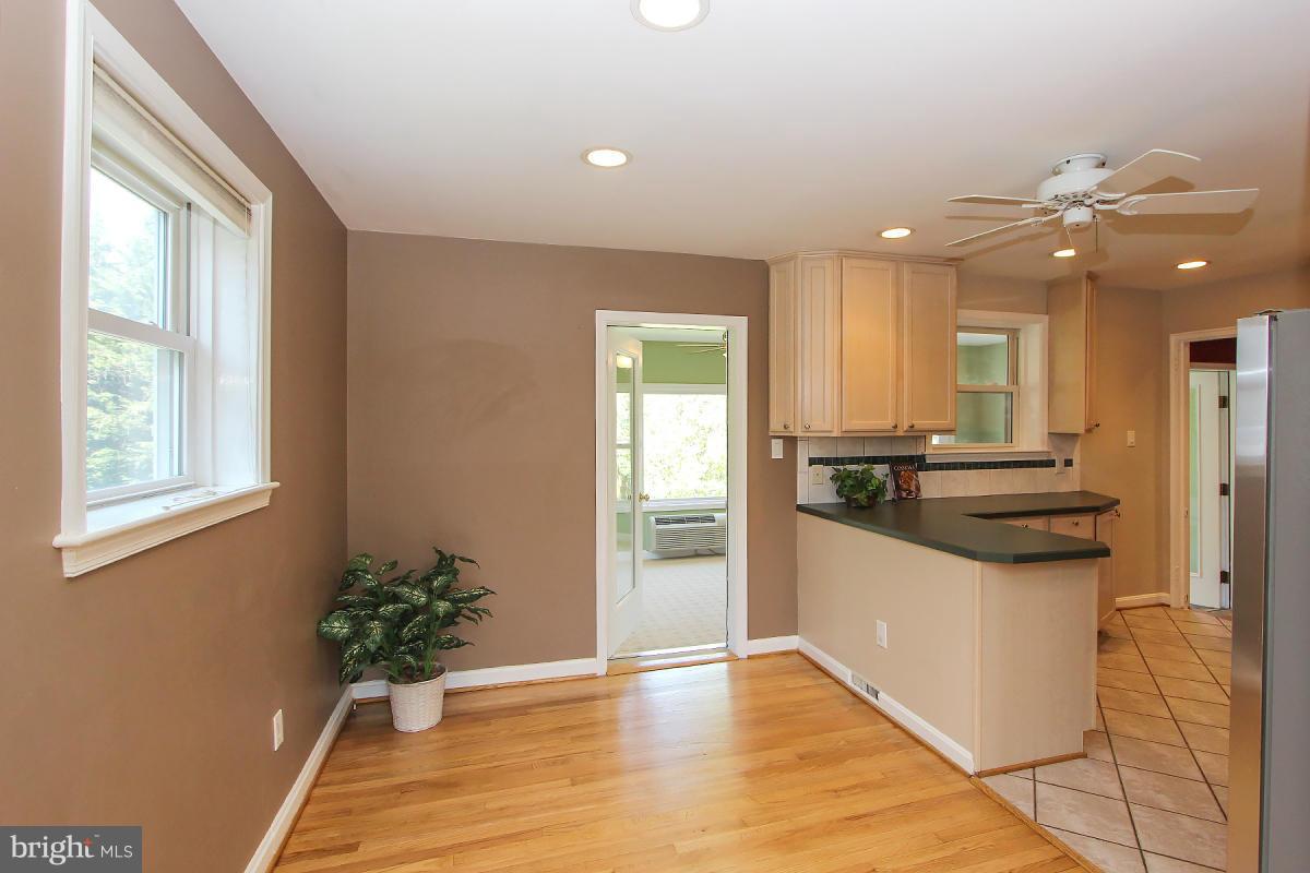 4713 Oxbow Road Rockville, MD 20852 - Photo 8 of 30 Dining Room