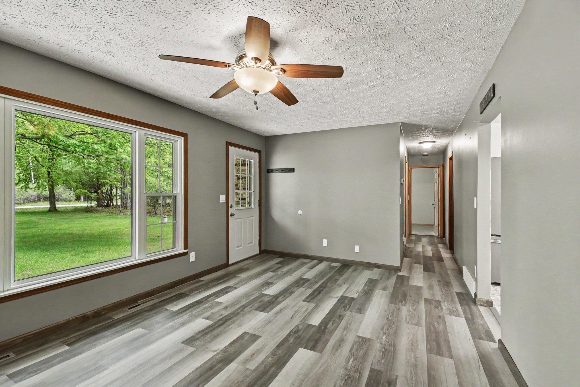 2931 North Carter Road Pinconning, MI 48650 - Photo 4 of 26