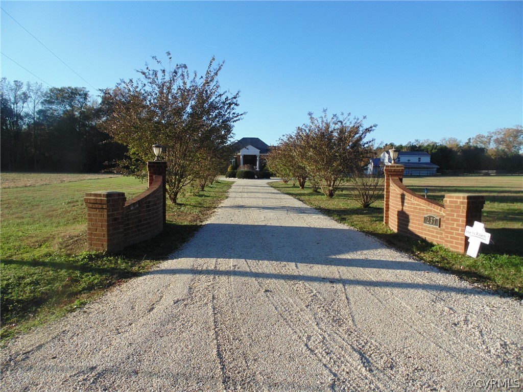 237 Moorefield Road West Point, VA 23181 - Photo 4 of 41 Gallery Image 4