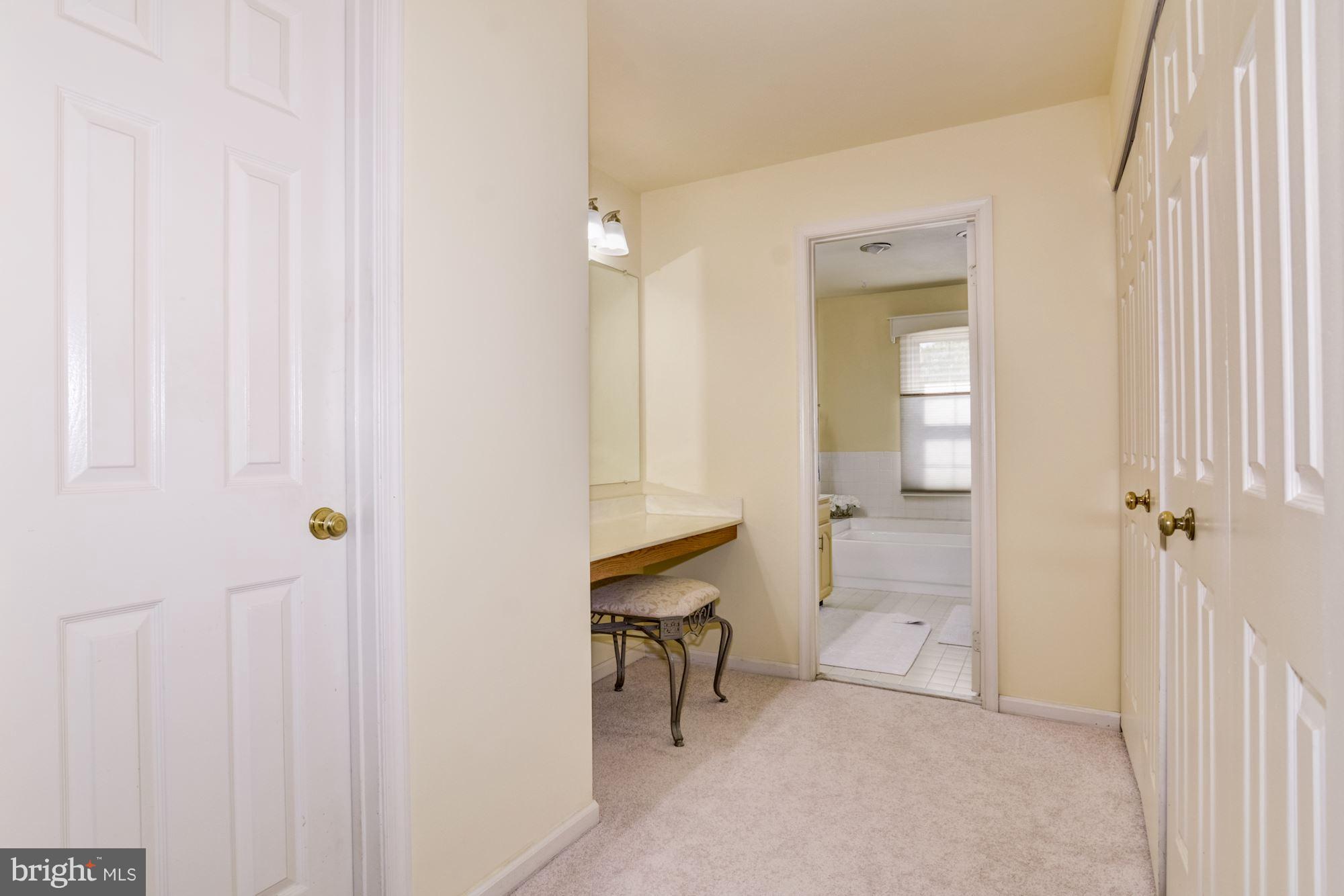 9504 Retriever Road Burke, VA 22015 - Photo 15 of 30 Bath (Master)