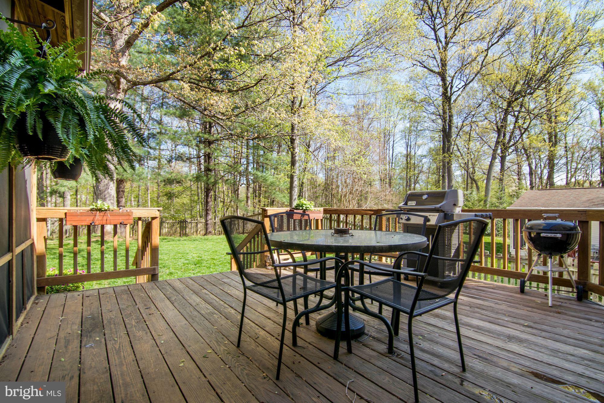 9504 Retriever Road Burke, VA 22015 - Photo 26 of 30 Spacious Deck