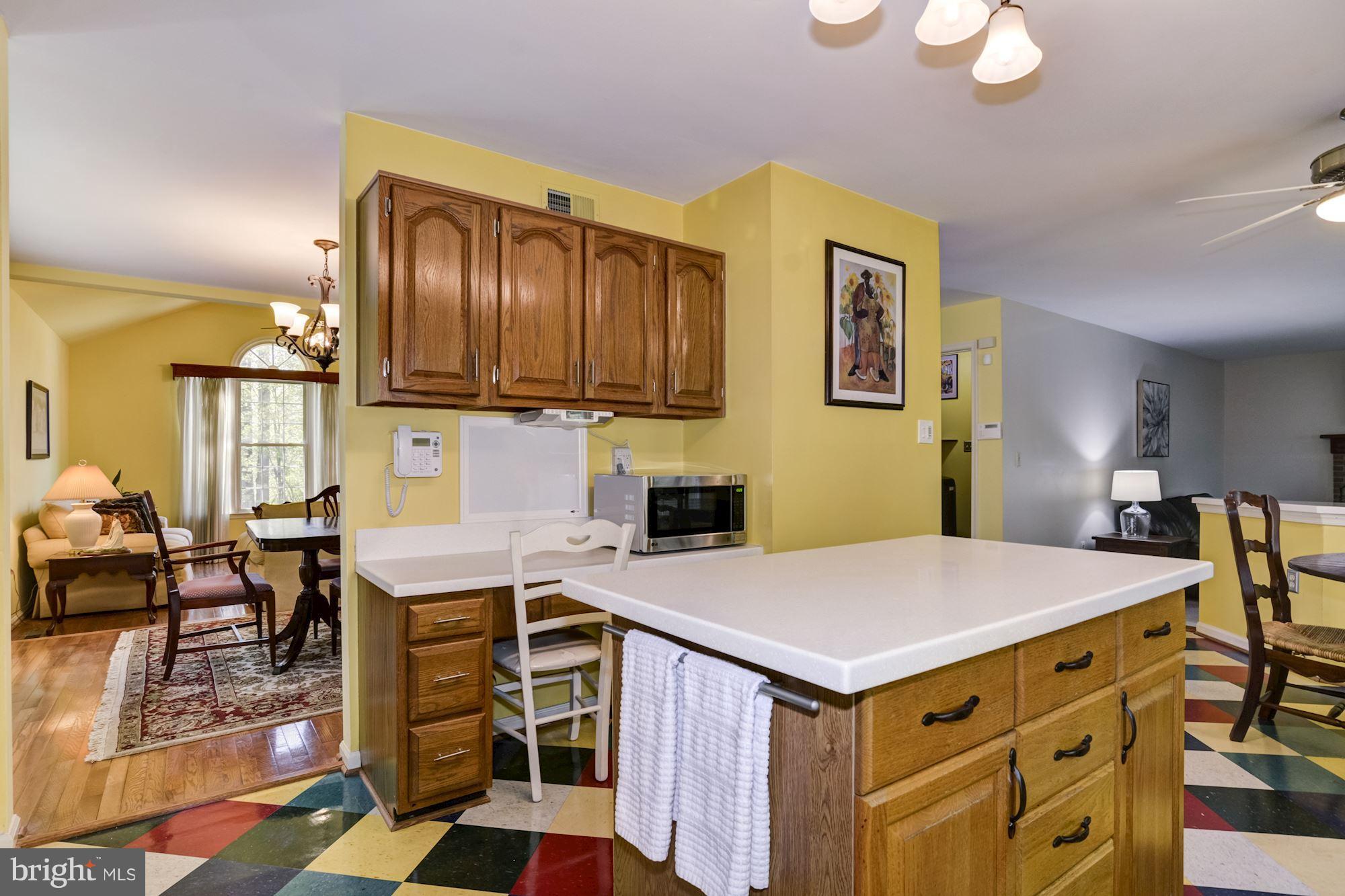9504 Retriever Road Burke, VA 22015 - Photo 4 of 30 Kitchen