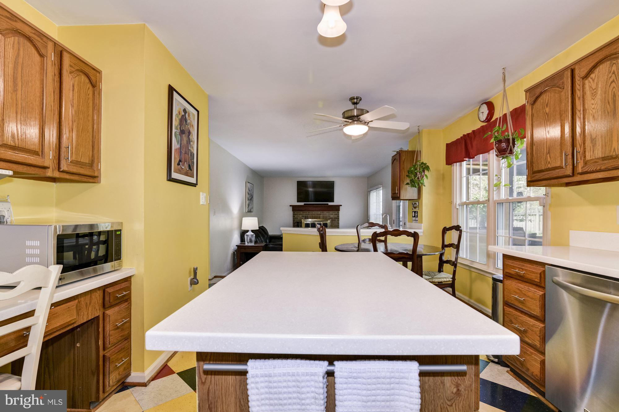 9504 Retriever Road Burke, VA 22015 - Photo 5 of 30 Kitchen