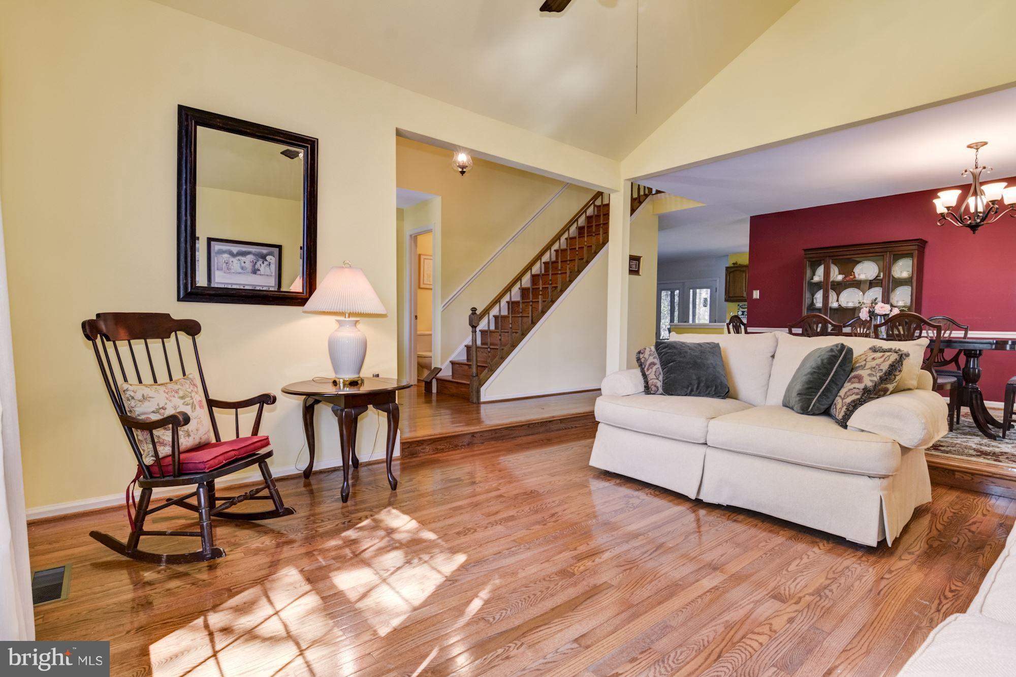 9504 Retriever Road Burke, VA 22015 - Photo 8 of 30 Living Room