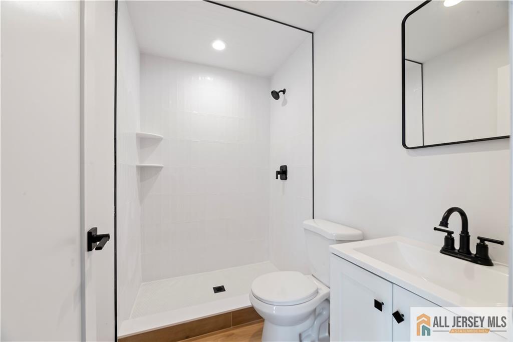 34 Clearview Road East Brunswick, NJ 08816 - Photo 19 of 36 Gallery Image 19