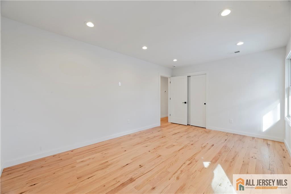 34 Clearview Road East Brunswick, NJ 08816 - Photo 25 of 36 Gallery Image 25