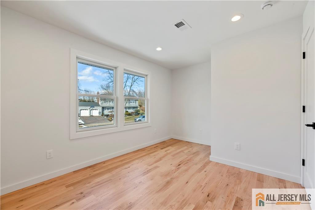 34 Clearview Road East Brunswick, NJ 08816 - Photo 26 of 36 Gallery Image 26