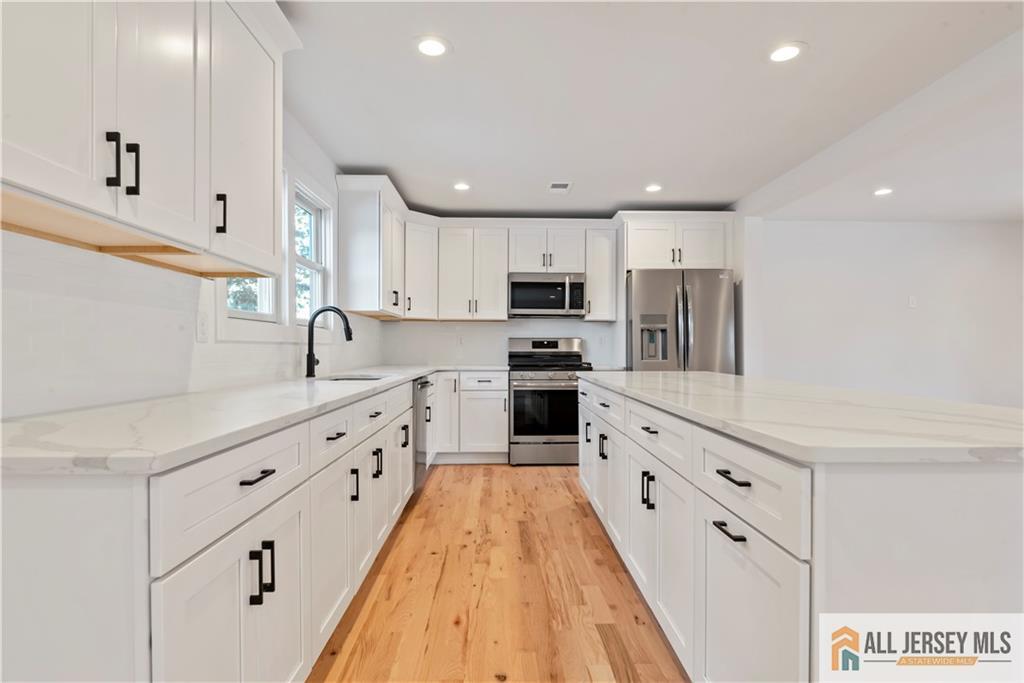 34 Clearview Road East Brunswick, NJ 08816 - Photo 6 of 36 Gallery Image 6