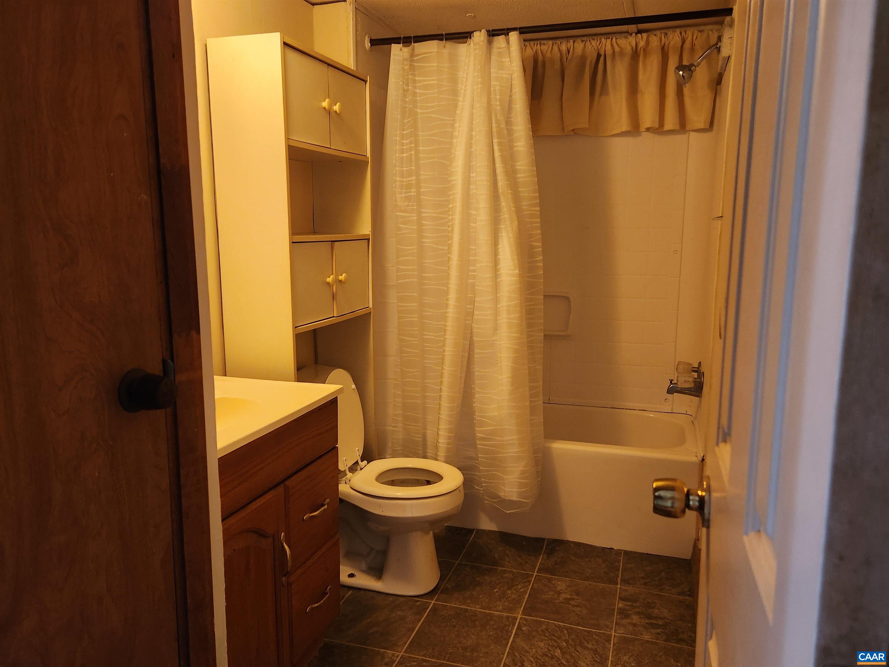 2032 Hundley Branch Road Scottsville, VA 24590 - Photo 5 of 10 Gallery Image 5