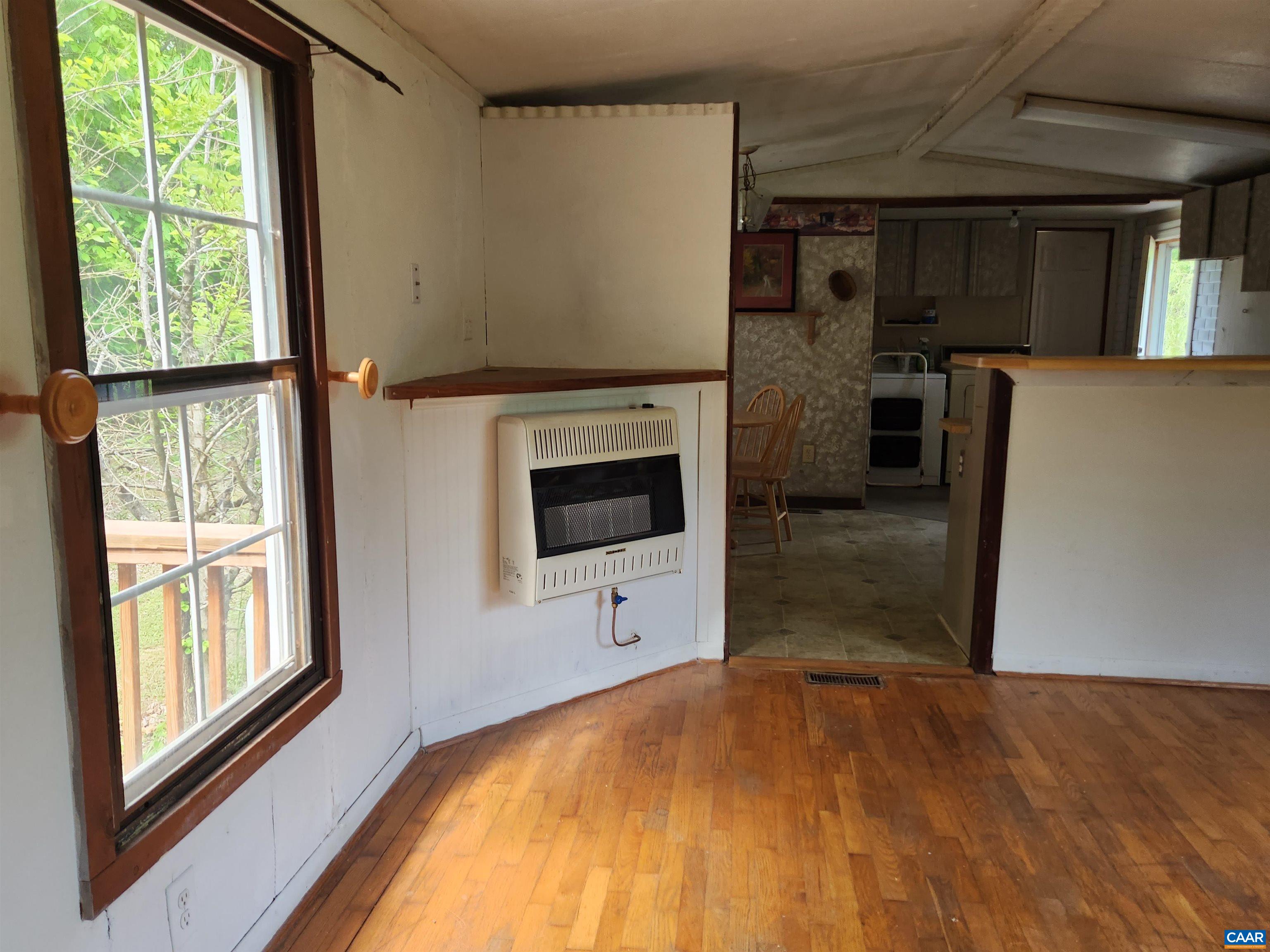 2032 Hundley Branch Road Scottsville, VA 24590 - Photo 8 of 10 Gallery Image 8