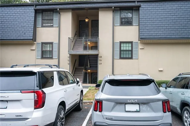 $200,000 | 127 Lablanc Way Northwest, Atlanta, GA 30327