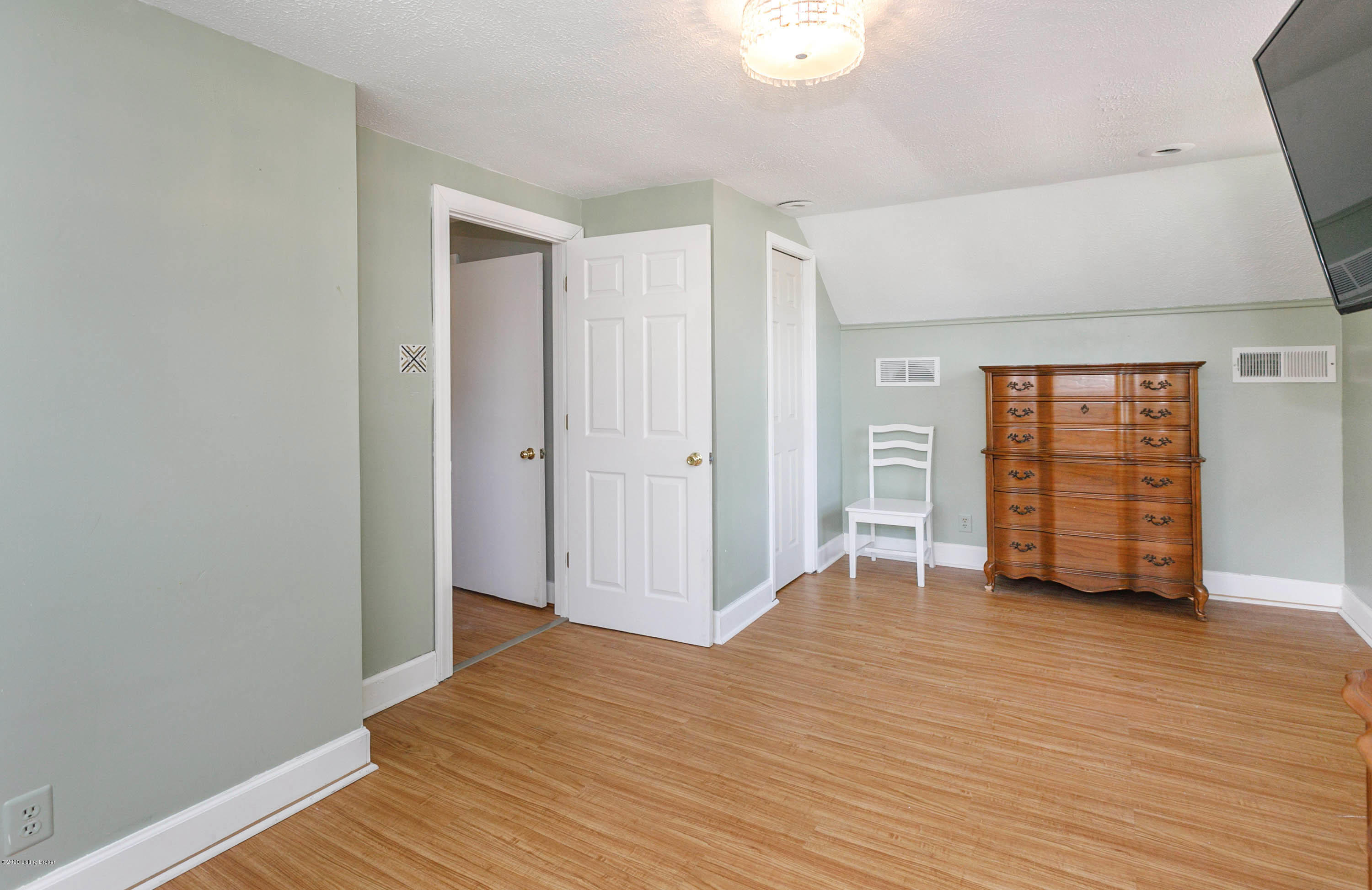 3211 Radiance Road Louisville, KY 40220 - Photo 25 of 36 025