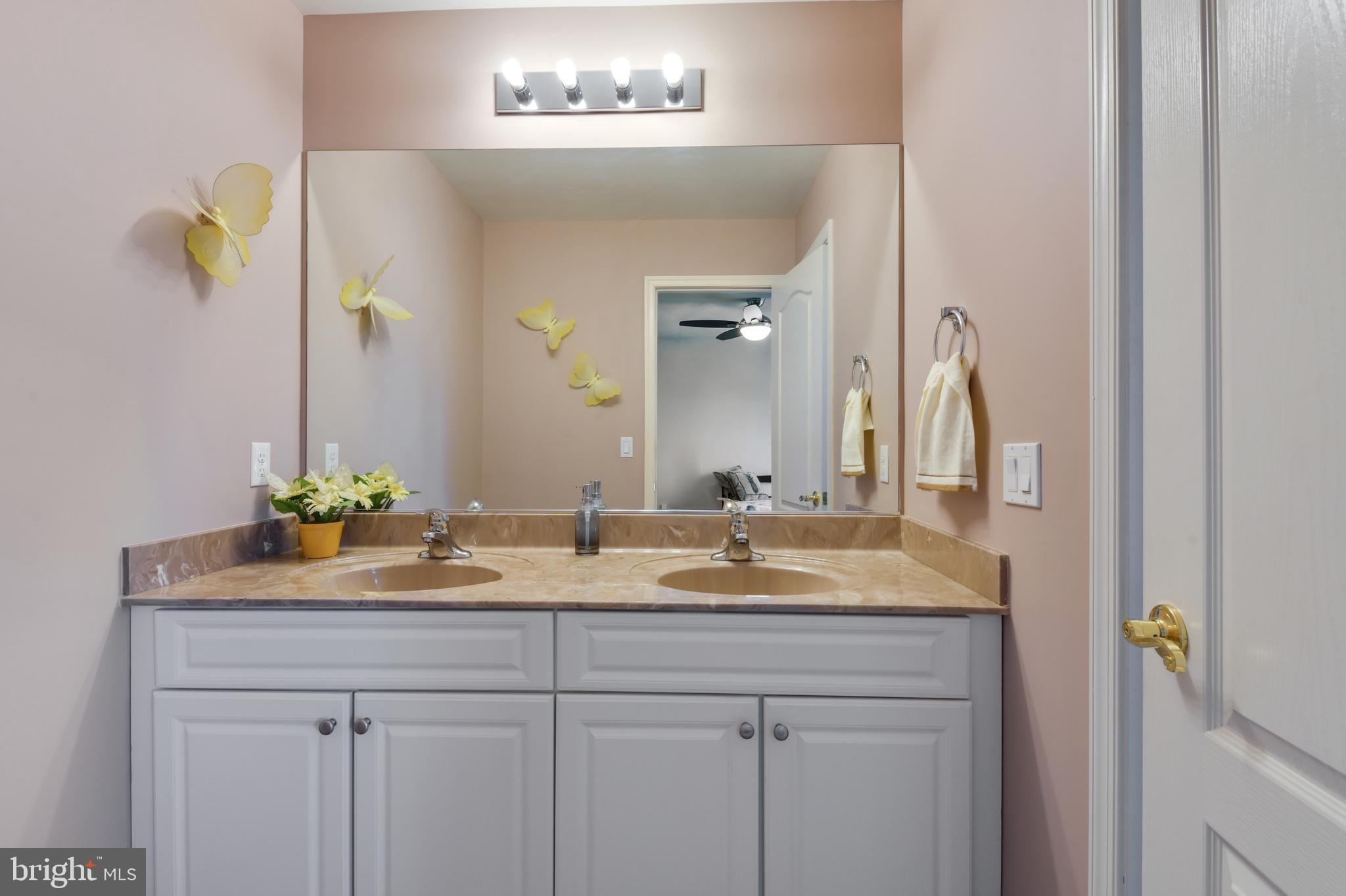4 Sapphire Road Robbinsville, NJ 08691 - Photo 37 of 48 Gallery Image 37