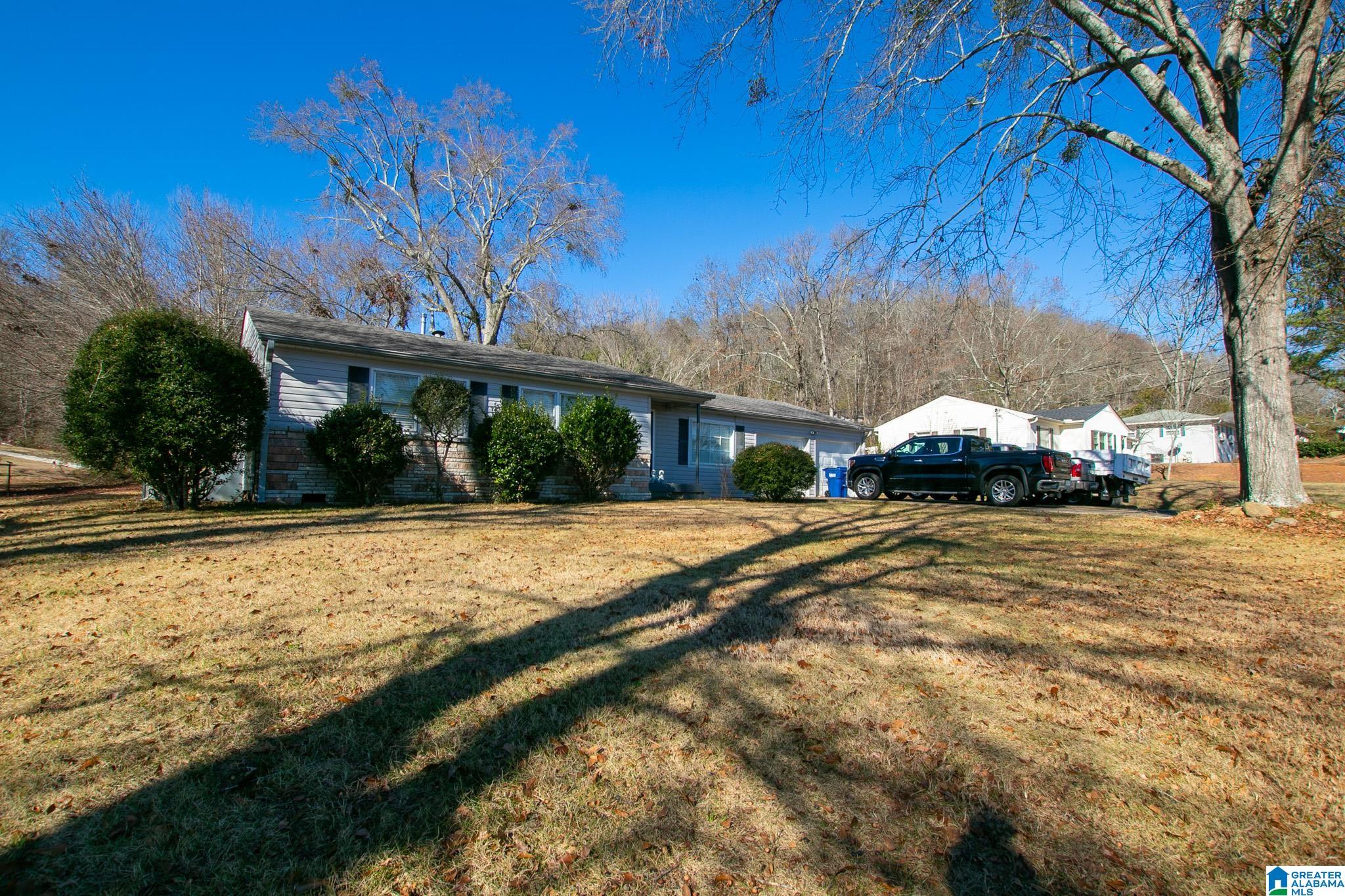 1104 Park Avenue Oneonta, AL 35121 - Photo 2 of 29