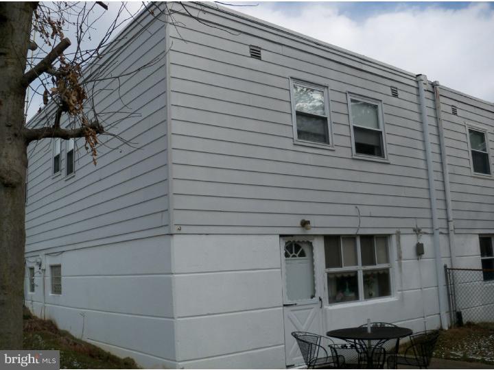 408 Densmore Road Philadelphia, PA 19116 - Photo 5 of 5 Exterior Back