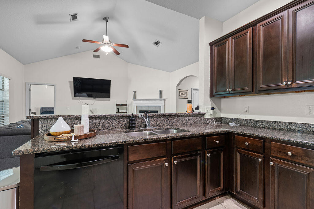 641 Red Fern Road Crestview, FL 32536 - Photo 14 of 33 641RedFernRd-22