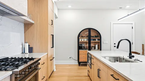 $700,000 | 3125 North Clybourn Avenue, Unit 2N, Chicago, IL 60618