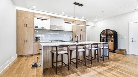 $700,000 | 3125 North Clybourn Avenue, Unit 2N, Chicago, IL 60618