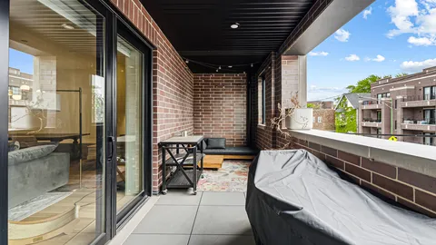 $700,000 | 3125 North Clybourn Avenue, Unit 2N, Chicago, IL 60618